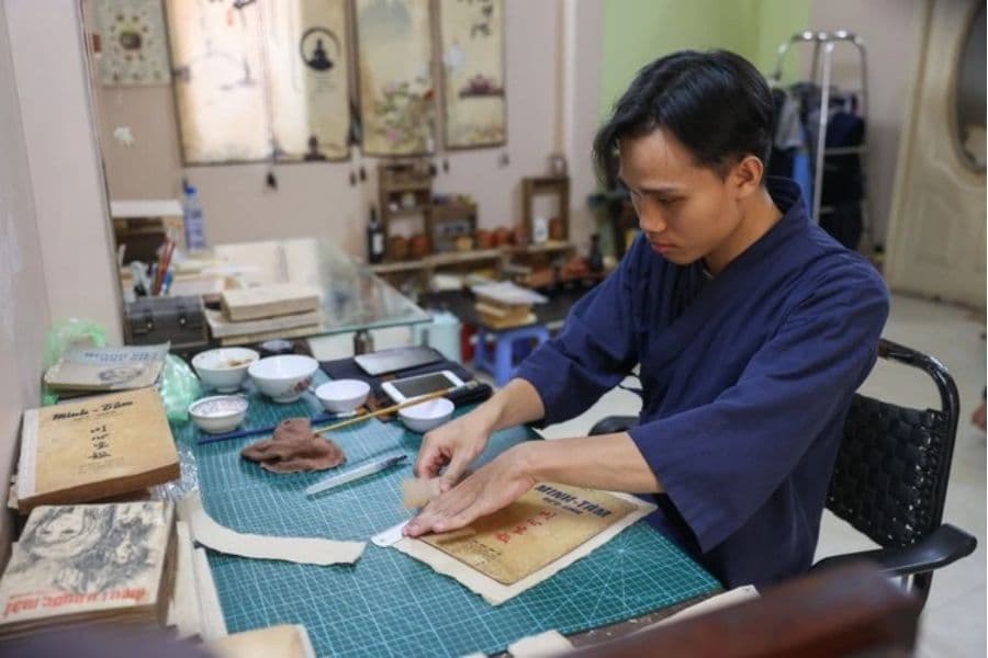 bác sĩ cho sách cũ